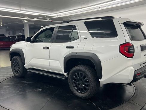 Used 2026 Toyota 4Runner SR5 AWD/4WD image 8