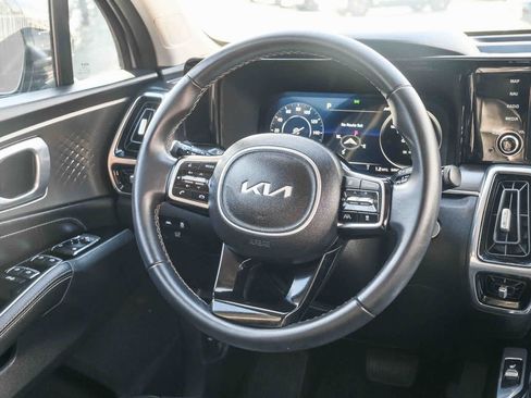 Used 2023 Kia Sorento SX AWD/4WD image 17
