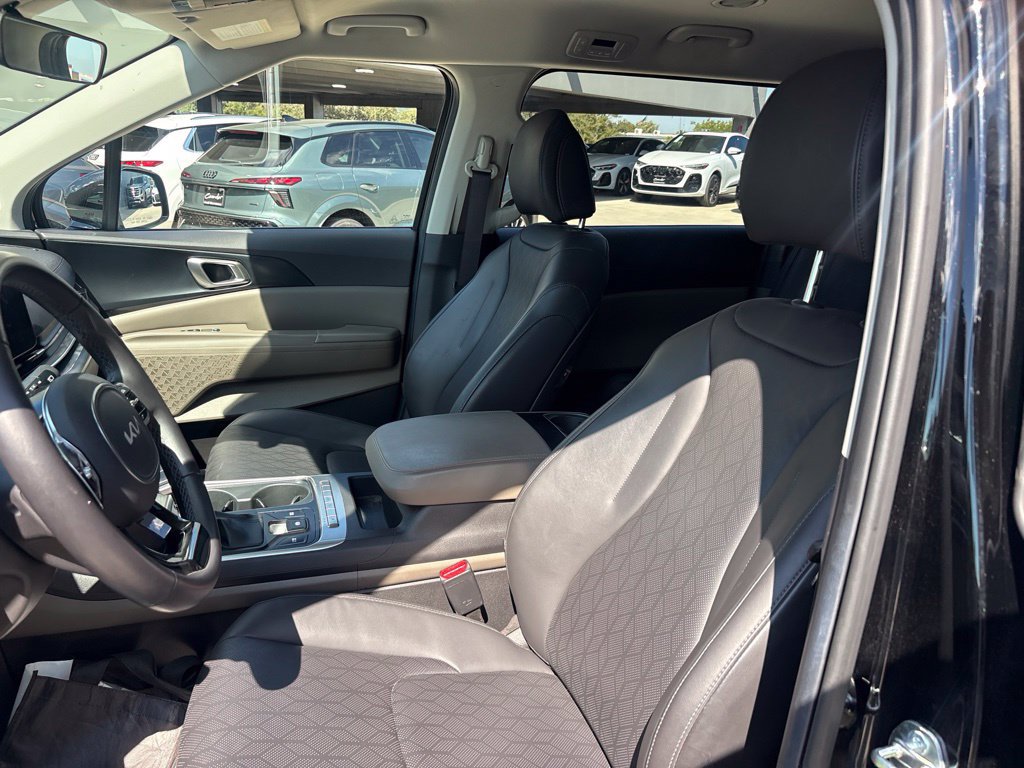 Used 2026 Kia Carnival FWD image 18