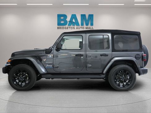 Used 2024 Jeep Wrangler Unlimited Sahara w/ Technology Group AWD/4WD image 4