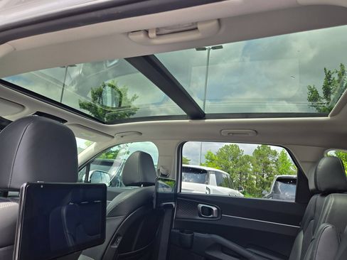 Used 2025 Kia Sorento EX w/ Panoramic Sunroof Package FWD image 33