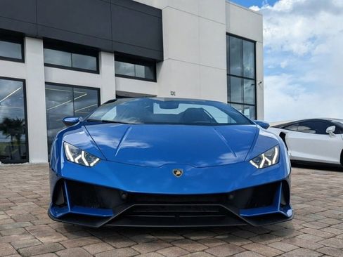 Used 2024 Lamborghini Huracan EVO image 8