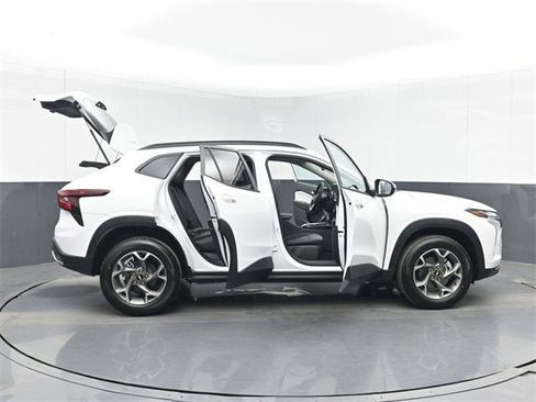 New 2026 Chevrolet Trax LT image 50