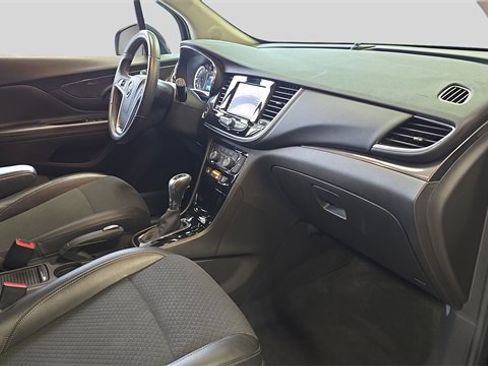 Used 2022 Buick Encore Preferred w/ Safety Package image 16