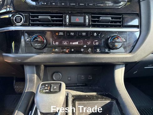 Used 2022 Nissan Pathfinder SL w/ SL Premium Package AWD/4WD image 16