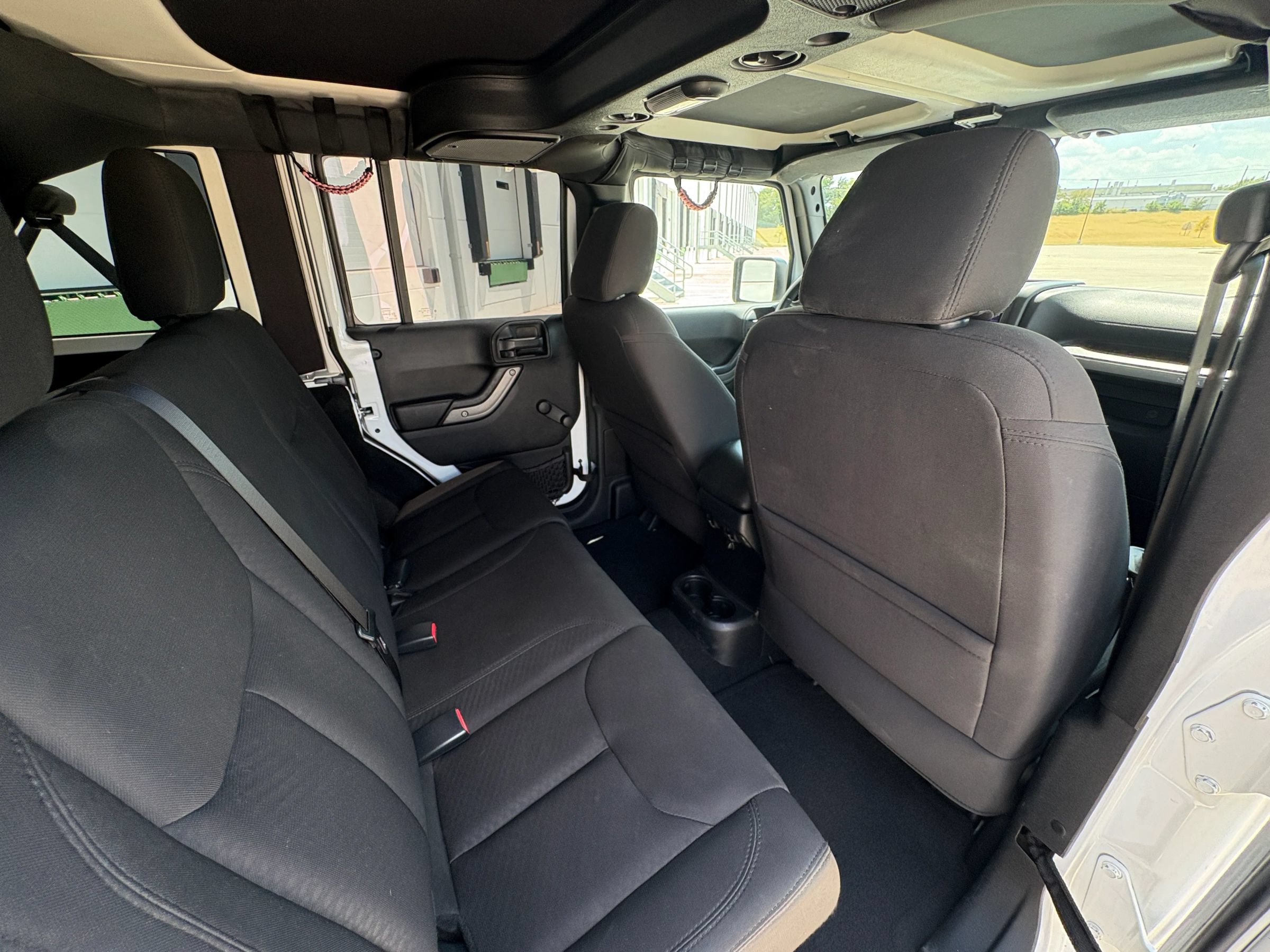 Used 2016 Jeep Wrangler Unlimited Sport w/ Connectivity Group AWD/4WD image 19