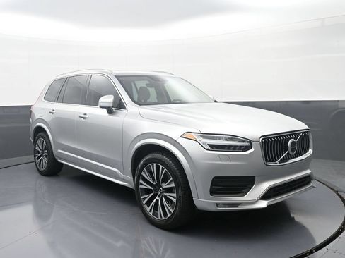 Used 2022 Volvo XC90 T6 Momentum w/ Advanced Package AWD/4WD image 3