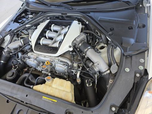 Used 2016 Nissan GT-R Premium AWD/4WD image 33