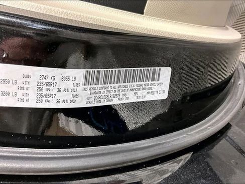 Used 2020 Chrysler Pacifica Touring-L Plus image 18