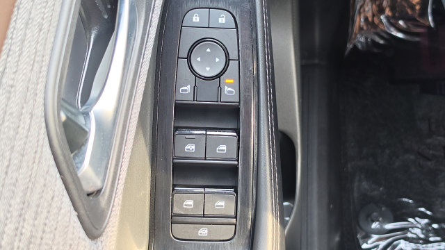 Used 2023 Nissan Rogue SV FWD image 33