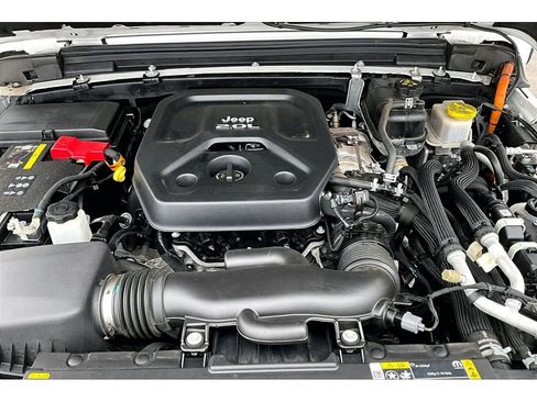 Used 2023 Jeep Wrangler Sahara w/ Cold Weather Group image 11