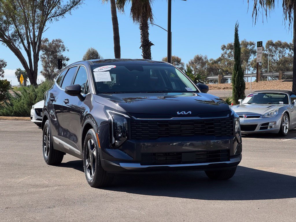 Used 2026 Kia Sportage LX FWD image 2