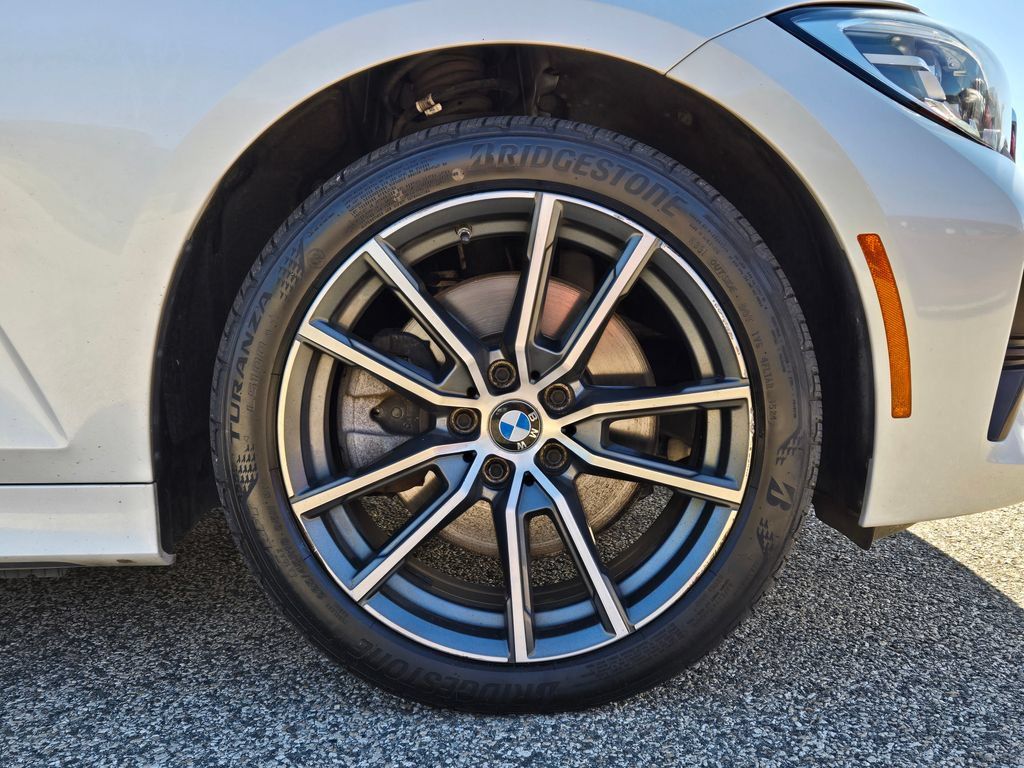 Used 2020 BMW 330i xDrive Sedan w/ Premium Package AWD/4WD image 10