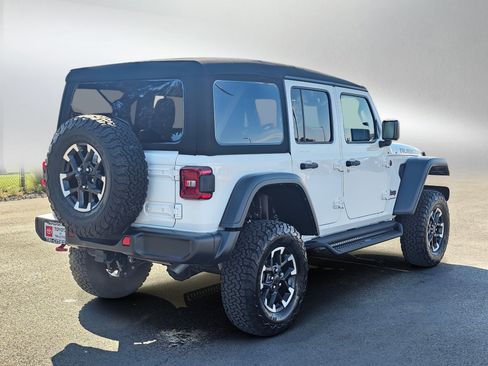 Used 2024 Jeep Wrangler Unlimited Rubicon w/ Technology Group AWD/4WD image 5