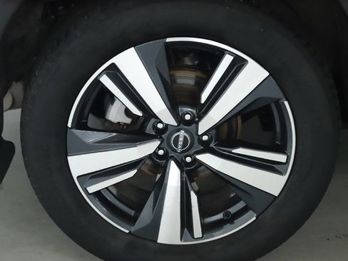 Certified 2023 Nissan Rogue SL AWD/4WD image 12