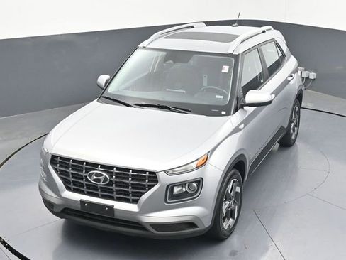 Used 2025 Hyundai Venue SEL FWD image 41