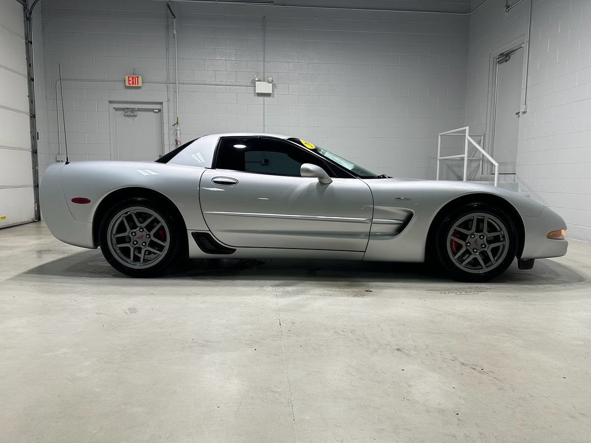 Used 2003 Chevrolet Corvette Z06 w/ Memory Package, 3 Drivers RWD image 2