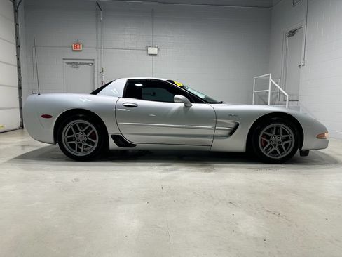 Used 2003 Chevrolet Corvette Z06 w/ Memory Package, 3 Drivers RWD image 2