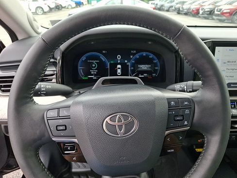 Used 2025 Toyota Camry XLE w/ Premium Plus Package FWD image 20