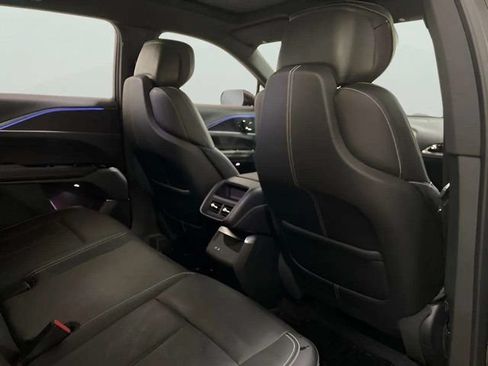 Used 2025 Cadillac Lyriq Luxury RWD image 22