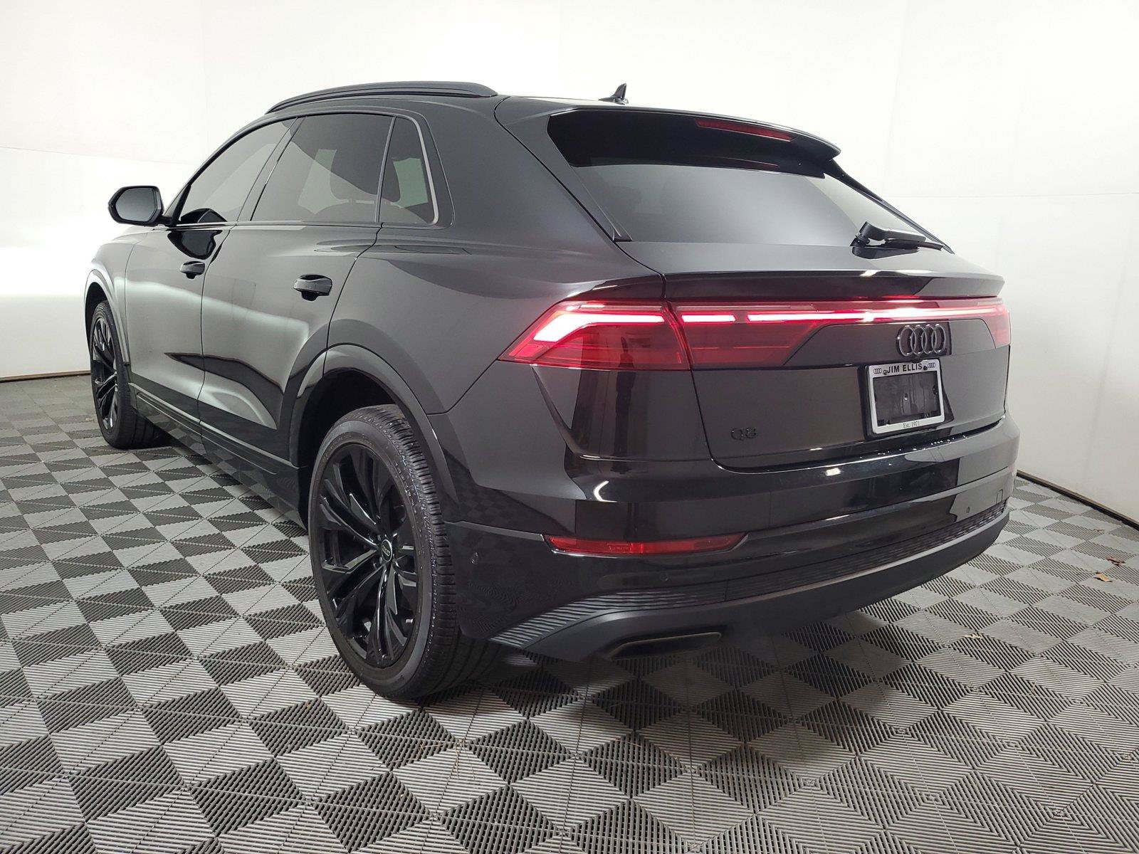 Used 2024 Audi Q8 Premium w/ Black Optic Package AWD/4WD image 4