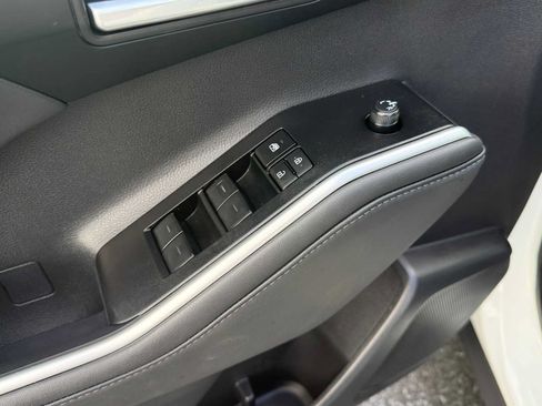 Used 2026 Toyota Highlander XLE AWD/4WD image 13