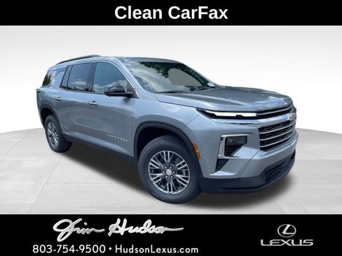 Used 2026 Chevrolet Traverse LT w/ Driver Confidence Package FWD image 1