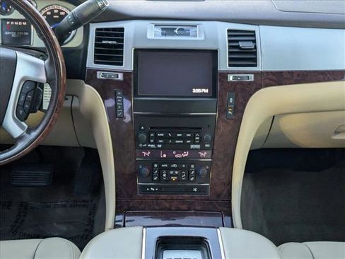 Used 2014 Cadillac Escalade ESV Premium image 15