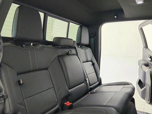 Used 2022 Chevrolet Silverado 1500 High Country w/ Z71 Off-Road Package AWD/4WD image 32