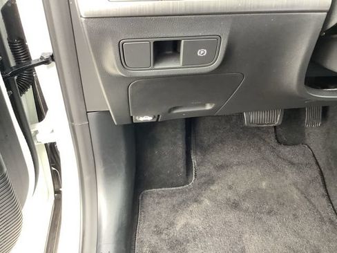 Certified 2026 Hyundai Kona SE AWD/4WD image 56