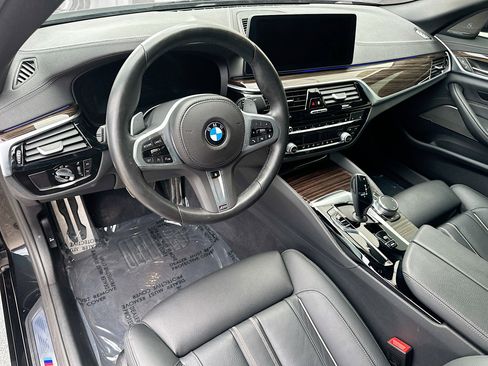 Used 2023 BMW M550i xDrive AWD/4WD image 9