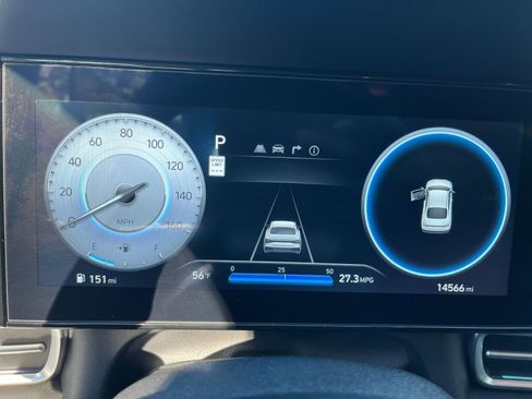 Used 2025 Hyundai Elantra SEL image 38