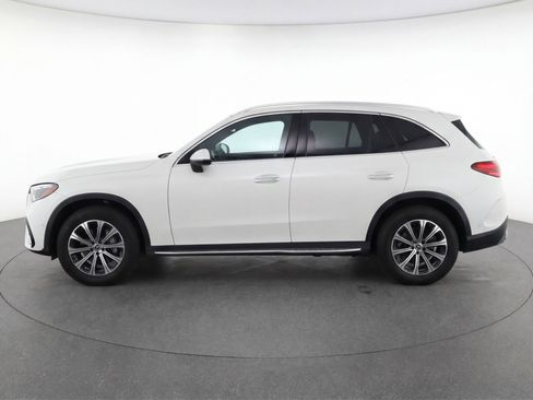 Used 2024 Mercedes-Benz GLC 300 4MATIC image 5