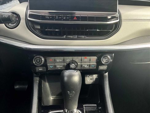 Used 2022 Jeep Compass Limited image 26