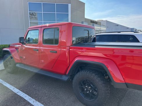 Used 2025 Jeep Gladiator High Tide image 28