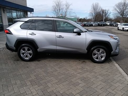 Used 2022 Toyota RAV4 XLE w/ Convenience Package image 7