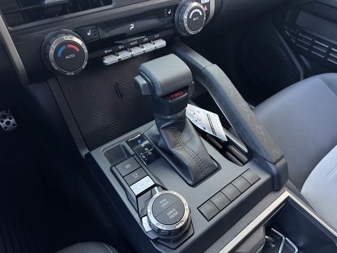 Used 2025 Toyota Tacoma TRD Sport image 16