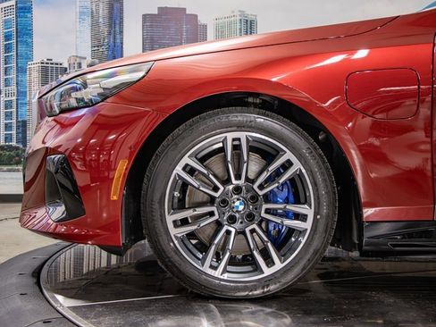 Used 2026 BMW 550e xDrive image 7