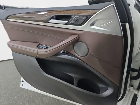 Used 2024 BMW X3 M40i w/ Premium Package image 27