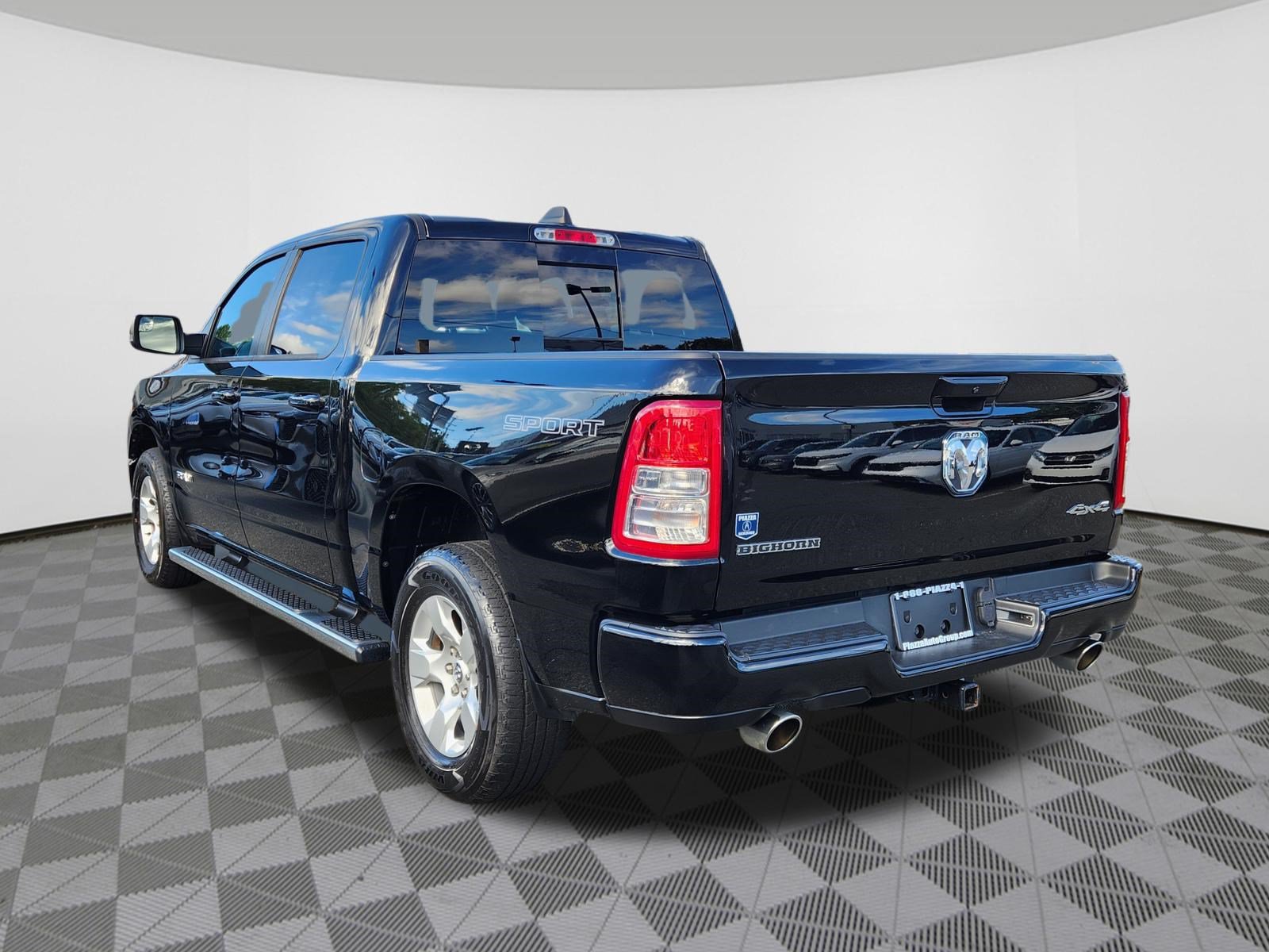 Used 2023 RAM 1500 Big Horn AWD/4WD image 3