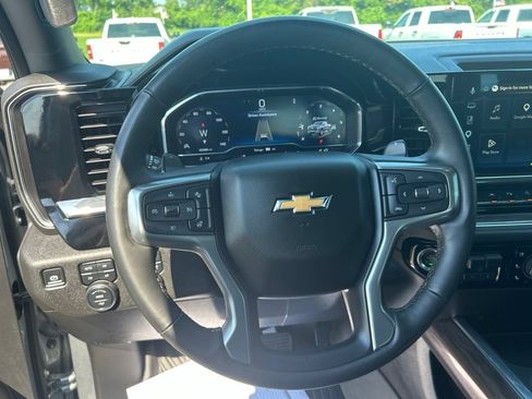 Used 2025 Chevrolet Silverado 1500 LTZ AWD/4WD image 10