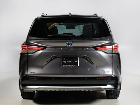 Used 2023 Toyota Sienna Limited AWD/4WD image 7