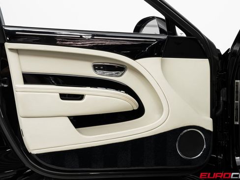Used 2020 Bentley Mulsanne image 19