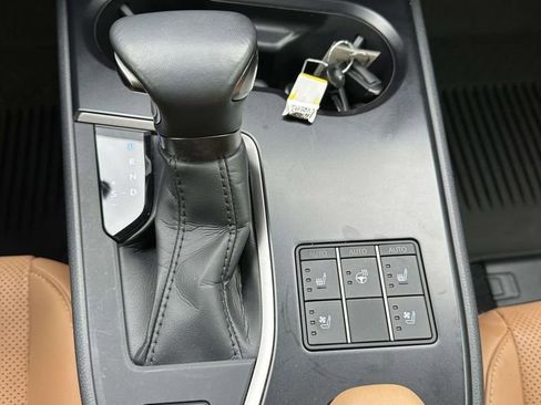 Used 2023 Lexus UX 250h FWD w/ Accessory Package (Z2) image 18