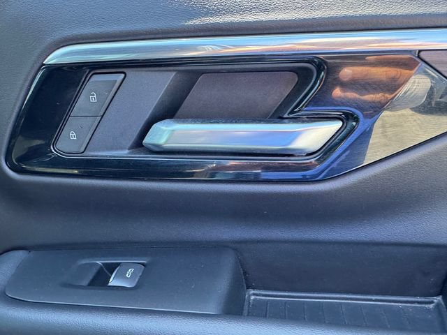 Certified 2025 Chevrolet Suburban Premier AWD/4WD image 8