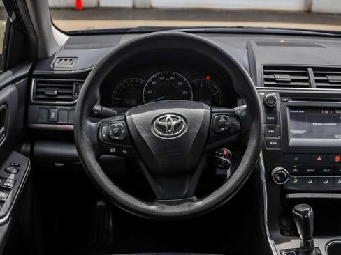 Used 2015 Toyota Camry LE FWD image 26