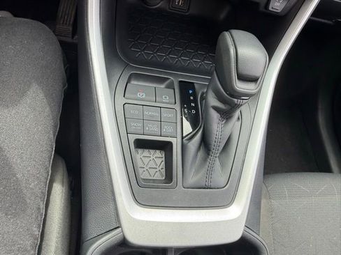 Used 2025 Toyota RAV4 XLE image 17