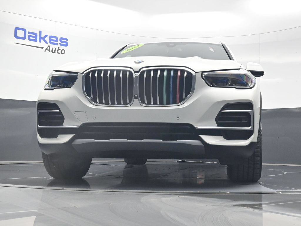 Used 2022 BMW X5 xDrive40i w/ Executive Package AWD/4WD image 39