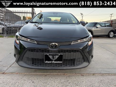 Used 2020 Toyota Corolla LE image 2