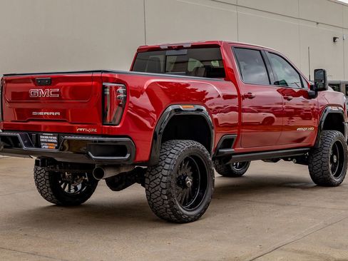 Used 2025 GMC Sierra 2500 AT4X image 10